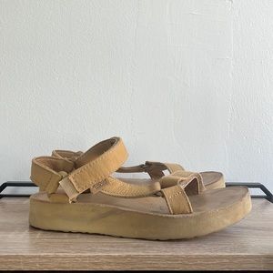 Teva Midform Universal Leather Sandal | SZ 7